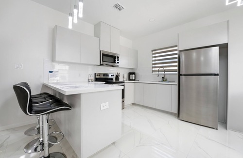 Pharr Apartment | Brand NEW Cozy 3 Bedroom Apartment conveniently located in Pharr-McAllen area!