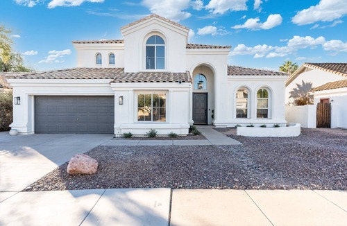 Chandler House | BRAND NEW Luxury 6BR Retreat Heated Pool Mini Putt Sleeps 18