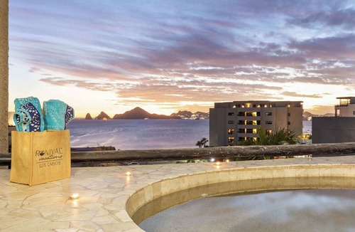Cabo Bello Apartment | Breathtaking 2BR Condo w/Ocean Views & Jacuzzi