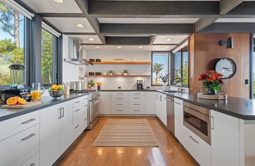 Campanil House | Breathtaking Ocean Views Stun at Modern Multi-Level Home with Spa
