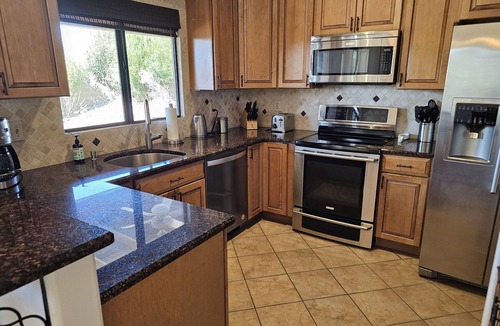 Houghton House | Breathtaking views in Tucson - Relax and refresh in a peaceful neighborhood.