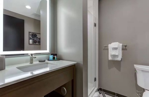 Riverside Hotel | Bright 2-Queen Room Near Tempe Marketplace | Modern Touches Steps from ASU