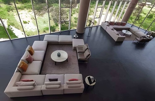 Financial District Apartment | Bright city retreat w/pool & gym