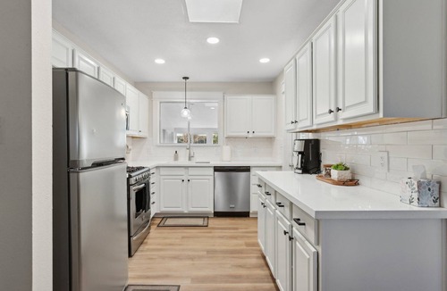Sun City House | Bright & Modern 2BR/1BA – Sun City Escape