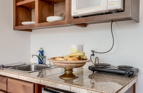 Tucson Apartment | Bright Private Entry Central Tucson Studio Close To UofA Mall Restaurants Shops