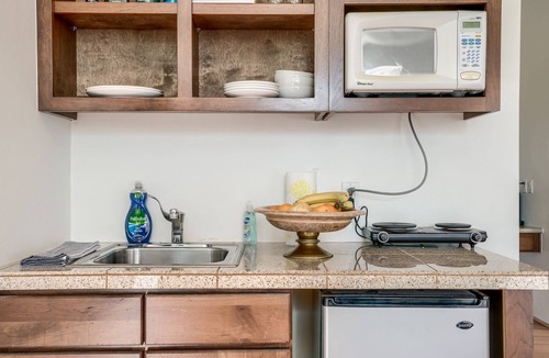 Tucson Apartment | Bright Private Entry Central Tucson Studio Close To UofA Mall Restaurants Shops
