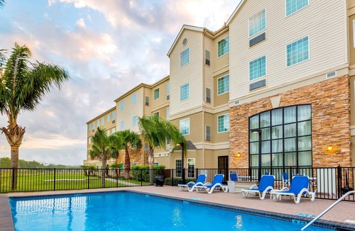 Brownsville Apartment | Brownsville Suite | Full Kitchen | Free Breakfast