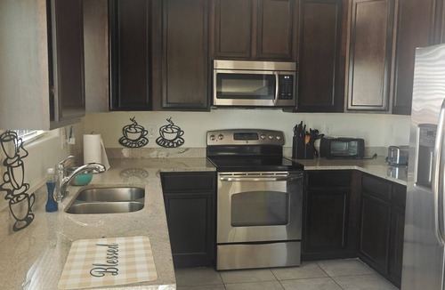 Buckeye House | Buckeye 4 bedrooms 2.5 bath browny home near freeway.