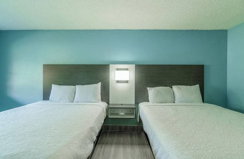 Harlingen Hotel | Budget-Friendly 2 Queen Beds Near Harlingen Attractions