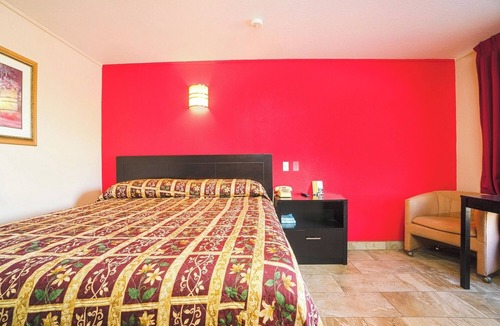 Weslaco Hotel | Budget Stay w/Free Parking Near Weslaco’s Top Attractions