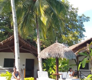 Ambaro Hotel | Bungalow du Lagon