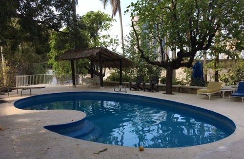 Costera Acapulco Villa | Cómoda y linda casa en Acapulco a pasos de la Diana y de la Playa Condesa.