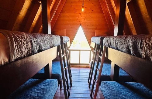 Valle de Guadalupe Cabin | Cabaña Para Grupos ! Ubicada en el Centro de Valle de Gpe