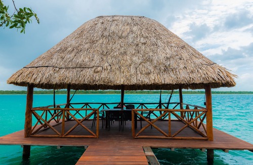 Pedro A. Santos House | Cabin located on the shore of the Laguna de los Siete Colores