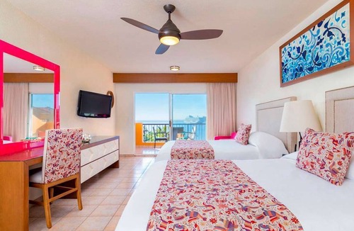 Los Cabos Resort | Cabo San Lucas oceanfront getaway with resort amenities