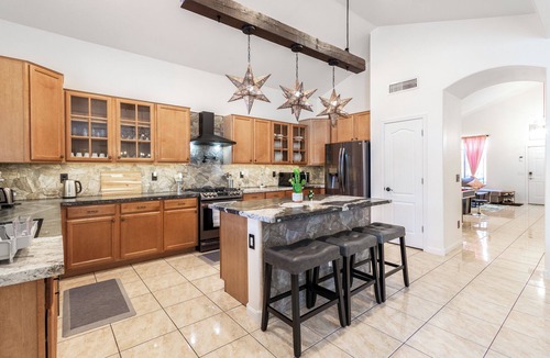Rio Crossing House | Cactus House: 5BR Family Fun Hub