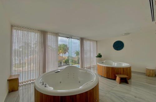 Zona Dorada Apartment | Camino al Mar Apartment Gold with Amazing View of the Ocean, Beach and Swimming Pool, 3 Rooms