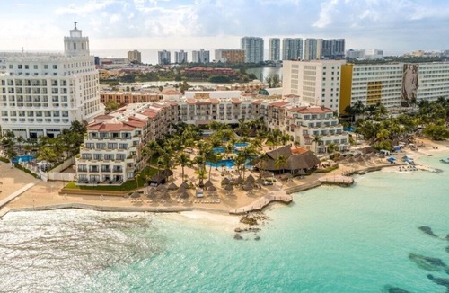 Punta Cancun Condo | Cancún | Couples Beach Retreat | Pool + Beach