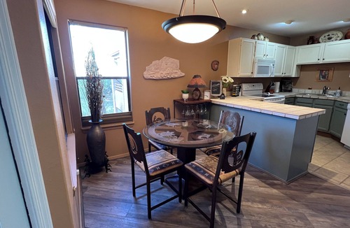 Tucson Condo | Canyon View 2bd 2ba, king + qn beds, pools, hiking, pickleball, gym, mtn views.