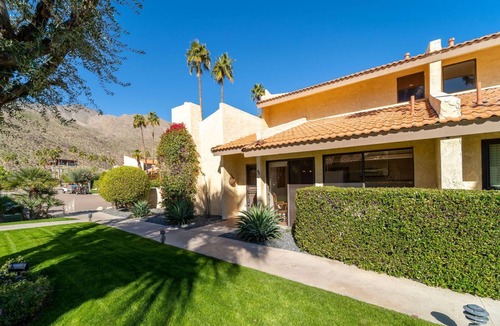 Indian Canyon Condo | Canyon Villas Condo in south Palm Springs with majestic mountain views