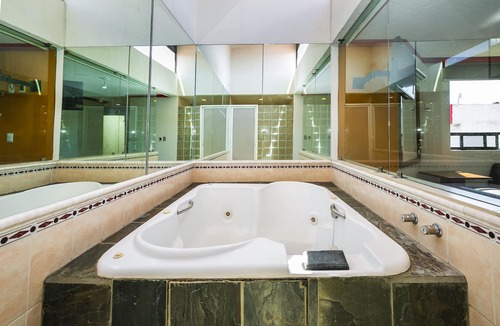 Morelia Hotel | Capital O Hotel Casa Blanca, Morelia