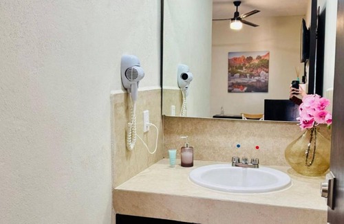 San Jose del Cabo Hotel | Capital O Hotel Jazuli