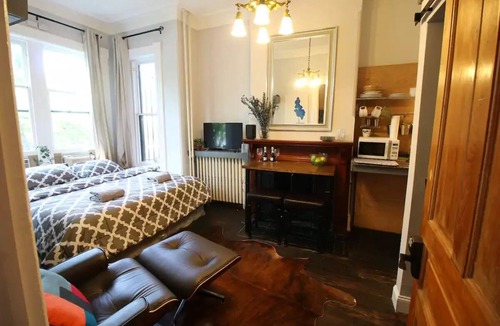 Stanton Park Bed & Breakfast | Capitol Hill Studio, near Capitol, Supreme Court, Eastern Market, Free Parking