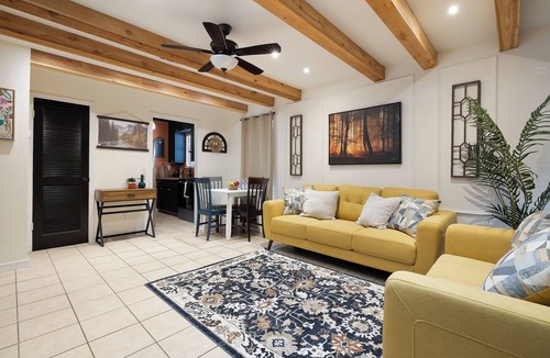 Weslaco Apartment | Casa Alebrije is a cozy apartment King size bed fully equippedin weslaco