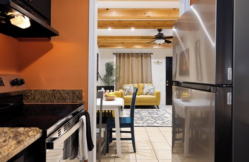 Weslaco Apartment | Casa Alebrije is a cozy apartment King size bed fully equippedin weslaco