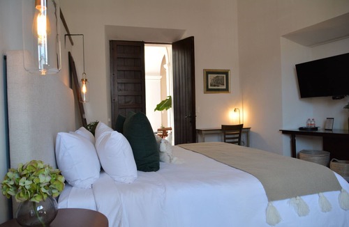 Mascota Hotel | Casa Angeles