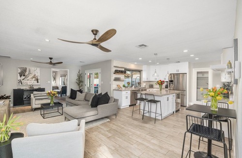 Orangedale House | Casa Arcadia | 5BR Dual Masters Heated Pool
