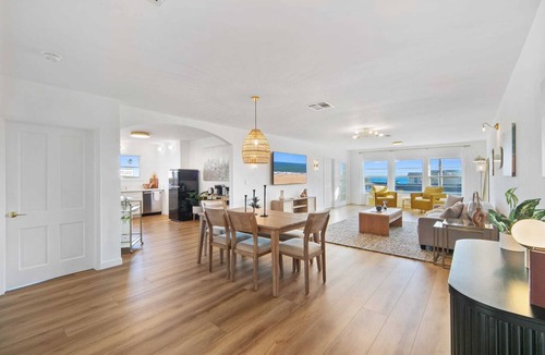 Eastern Malibu Apartment | Casa Aurelia & Valentina by Oraklus