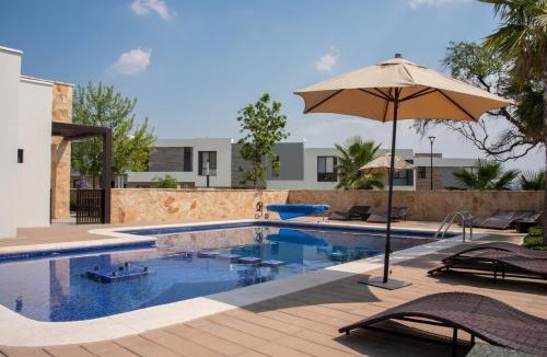 Queretaro House | Casa cómoda en Zakia Alberca, terraza y Aire Acondicionado