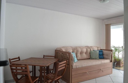 Centro House | Casa com garagem e churrasqueira a 5 minutos da Praia Grande