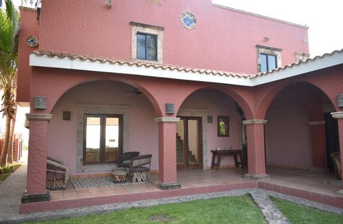 Mazatlan House | Casa de la Rana! Spacious 6-bedroom Beach Front house in Nuevo Mazatlán