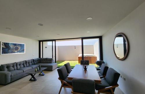 Queretaro House | Casa de Lujo con Jacuzzi