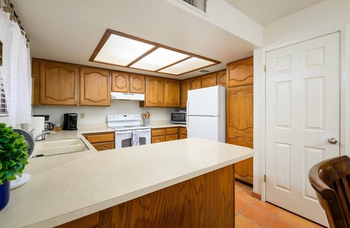 Paradise Valley Village Condo | CASA DEL SOL - Anasazi Village - 1st Floor Pet-Friendly Golf Course View
