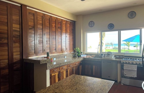 Barra de Colotepec Villa | Casa Doris Stylish Ocean Front Villa Resort with Full Service