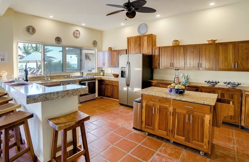Barra de Colotepec Villa | Casa Doris Stylish Ocean Front Villa Resort with Full Service