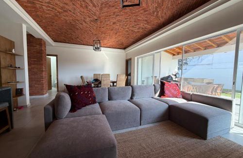 Los Sabinos House | Casa en Ajijic con Terraza y Jardín hasta para 8 personas