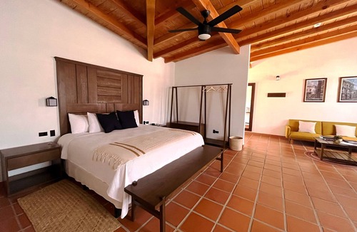 Valle de Guadalupe Hotel | Casa Entrevez