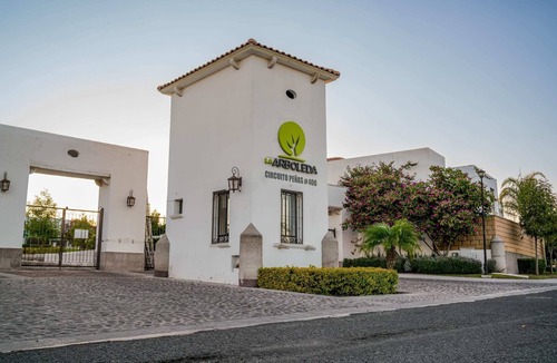Queretaro Apartment | Casa Familiar para 8 en Juriquilla con amenidades