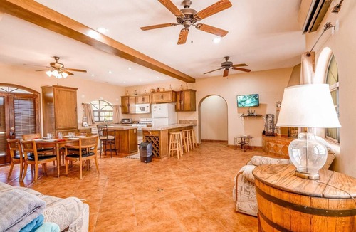 El Dorado Ranch House | Casa Frazier: Spacious 3BR home