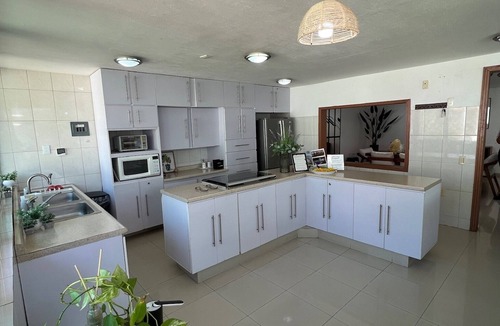 Ixtlahuacan de los Membrillos House | Casa Gardenia, 15 minutes from the airport, pool with heat pump.