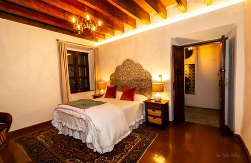 Zona Centro House | Casa Girasol in San Miguel de Allende