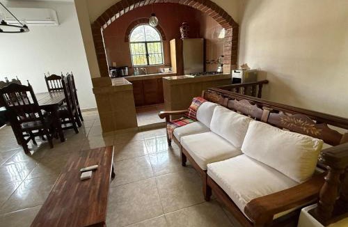 Lazaro Cardenas House | CASA Golondrinas PV