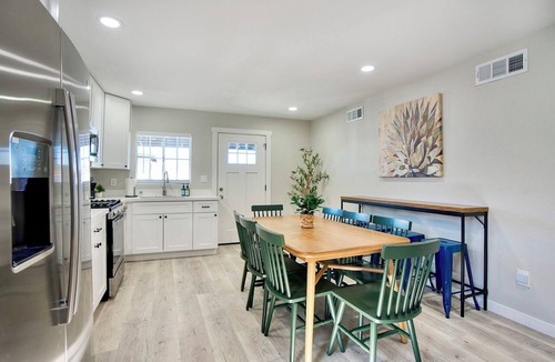 Casa Grande House | Casa Grande 6BR Home Sleeps 14 Ping Pong BBQ Pet Friendly