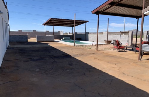 Eleven Mile Corner House | Casa Grande Bunkhouse 👙🏊‍♀️ Pool