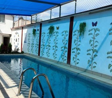 San Luis Potosi House | Casa grande céntrica con alberca