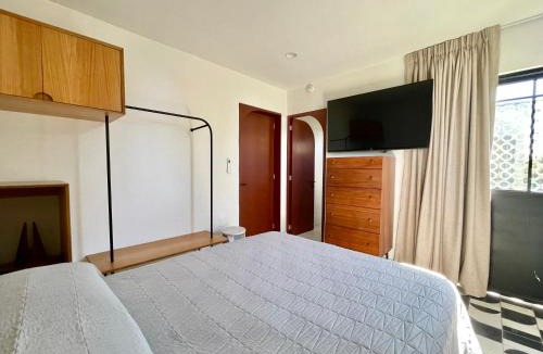Chapalita House | Casa Ixaya by Barrio México